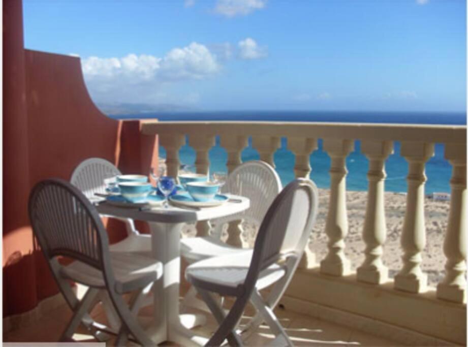 Beach Front Apartment With Stunning Ocean Views! كوستا كالما المظهر الخارجي الصورة