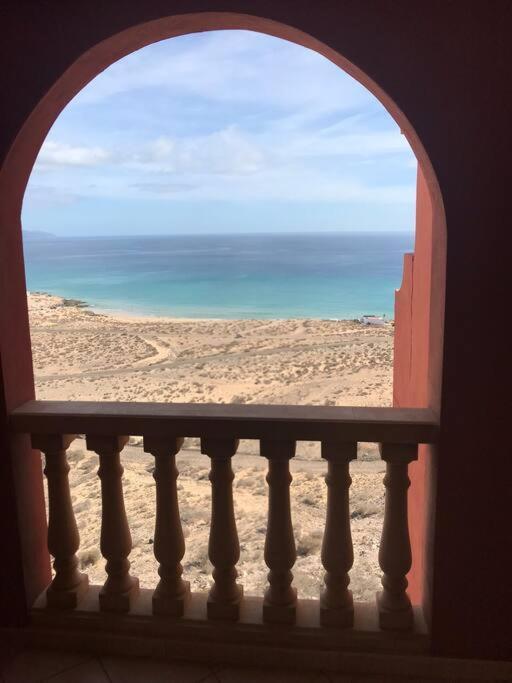 Beach Front Apartment With Stunning Ocean Views! كوستا كالما المظهر الخارجي الصورة