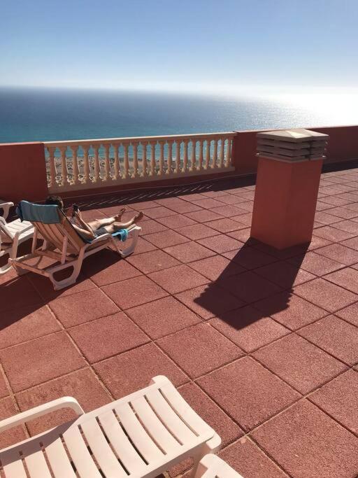 Beach Front Apartment With Stunning Ocean Views! كوستا كالما المظهر الخارجي الصورة