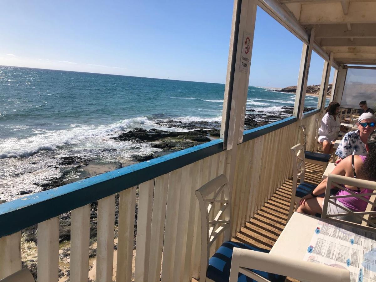 Beach Front Apartment With Stunning Ocean Views! كوستا كالما المظهر الخارجي الصورة
